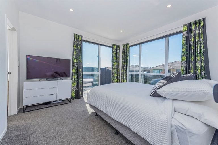 Photo of property in 5 Ropere Street, Kumeu, 0810