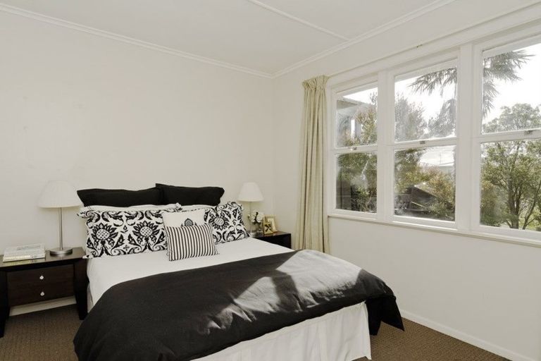 Photo of property in 17 Sheridan Drive, New Lynn, Auckland, 0600