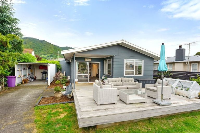 Photo of property in 7 Graham Grove, Waikanae, 5036