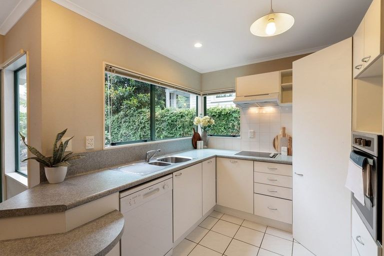 Photo of property in 5 Edgecumbe Way, Tauranga, 3110