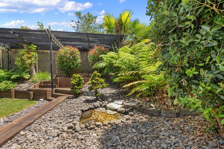 Photo of property in 56 Cabeleigh Drive, Helensville, 0800