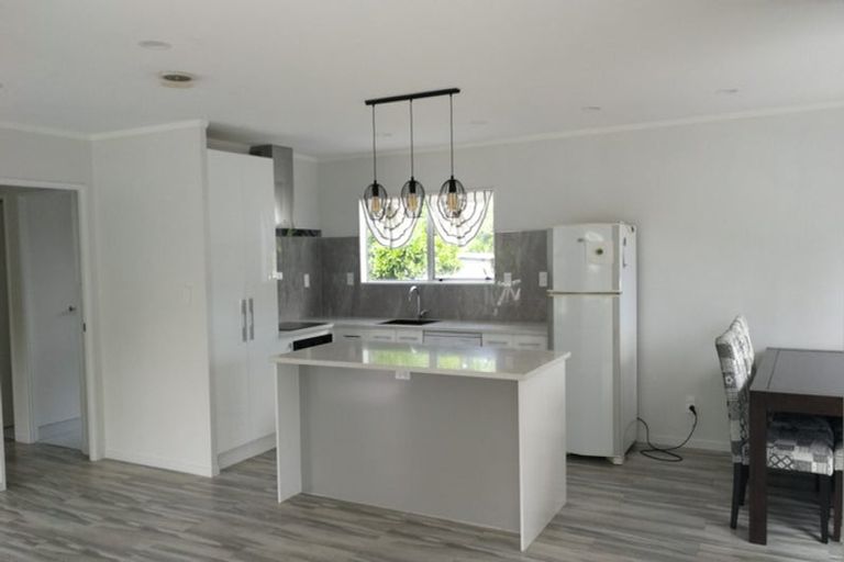 Photo of property in 1/41 Yeovil Road, Te Atatu Peninsula, Auckland, 0610