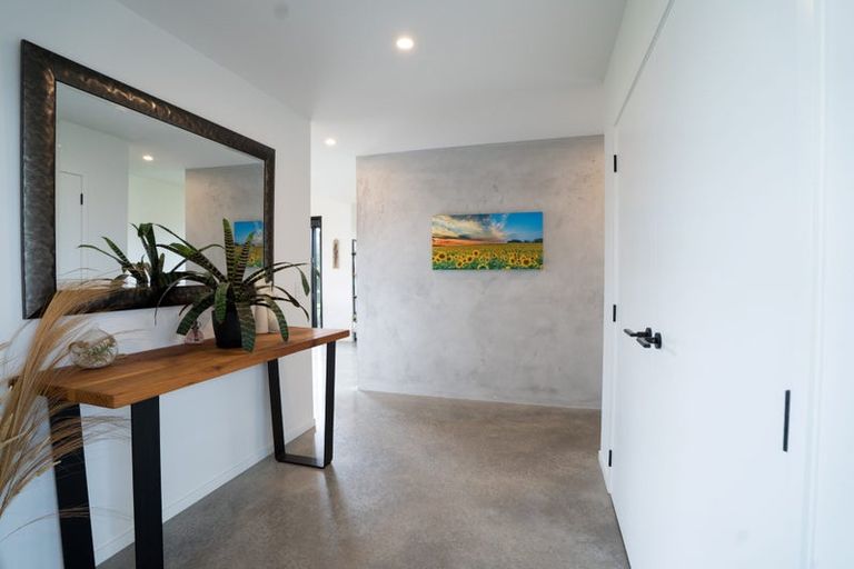 Photo of property in 450 Waitara Road, Huirangi, New Plymouth, 4373