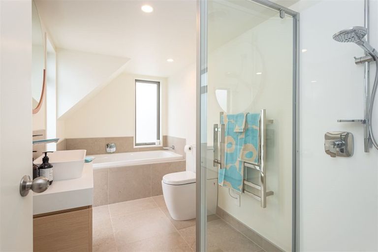 Photo of property in 2/124 Esplanade, Sumner, Christchurch, 8081