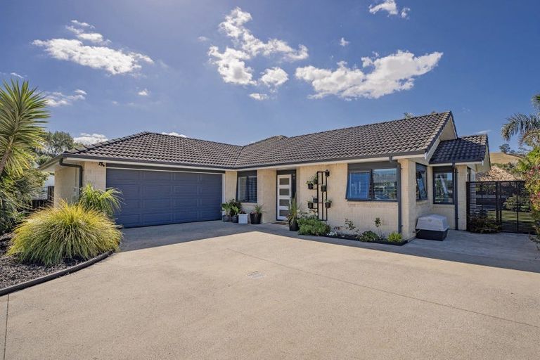 Photo of property in 31 Wells Place, Whitianga, 3510