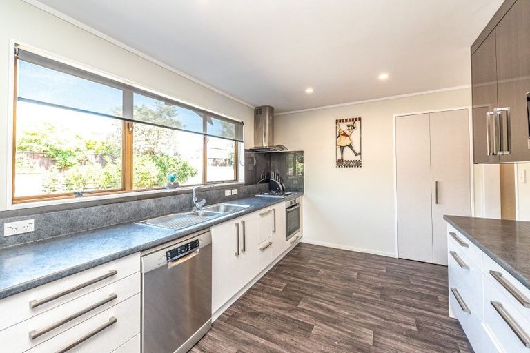 Photo of property in 22 Akepiro Place, Tawhero, Whanganui, 4501