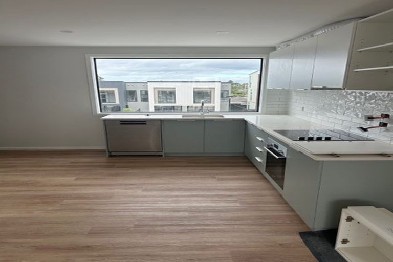 Photo of property in 7 Pukakaho Lane, Papatoetoe, Auckland, 2025