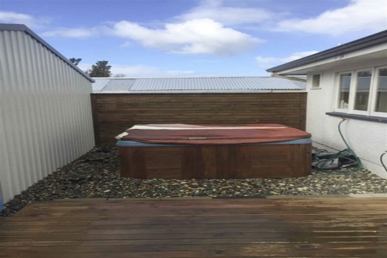 Photo of property in 77 Stobo Street, Grasmere, Invercargill, 9810