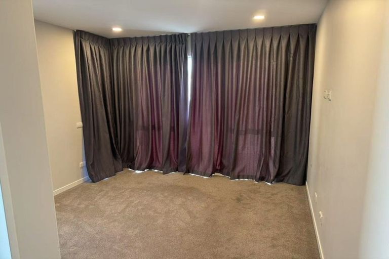 Photo of property in 1 Sager Midgley Road, Hobsonville, Auckland, 0616