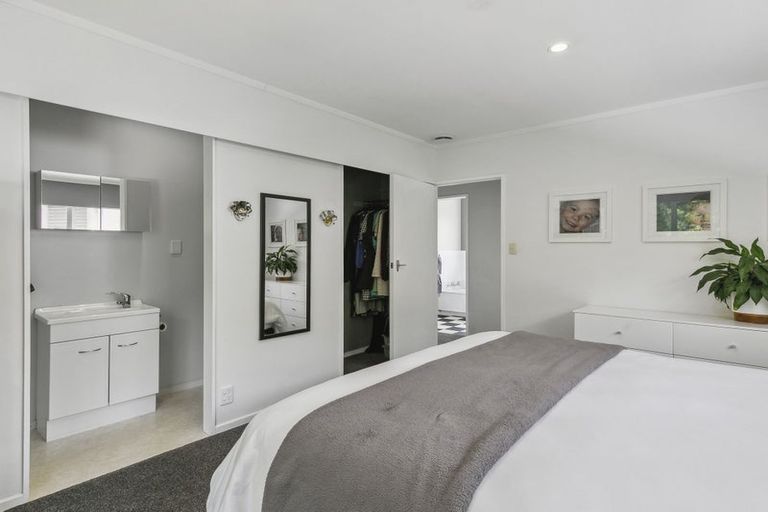 Photo of property in 30 Lupin Terrace, Tawa, Wellington, 5028