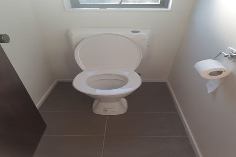 Photo of property in 3/13 Aorangi Place, Birkenhead, Auckland, 0626