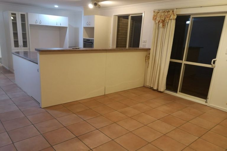 Photo of property in 9 Burnside Court, Rosedale, Auckland, 0632