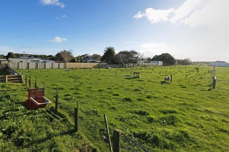 Photo of property in 81 Whitcombe Road, Opunake, 4616