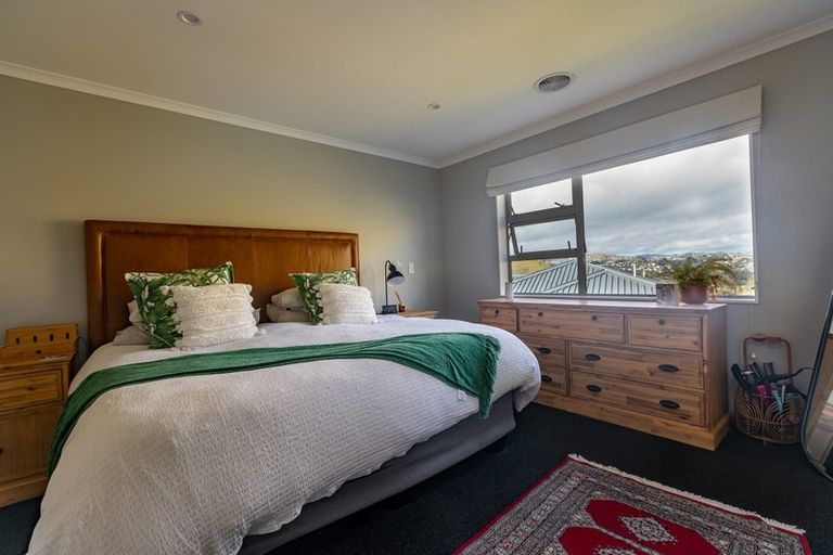 Photo of property in 120 Amesbury Drive, Churton Park, Wellington, 6037