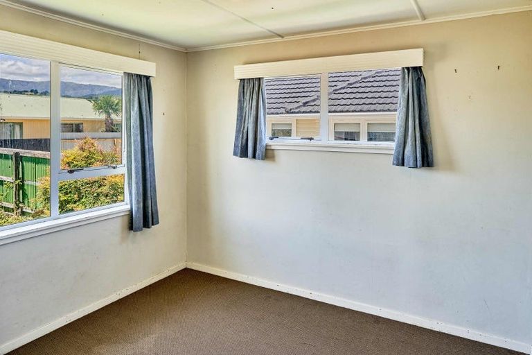 Photo of property in 7 Massey Street, Elderslea, Upper Hutt, 5018