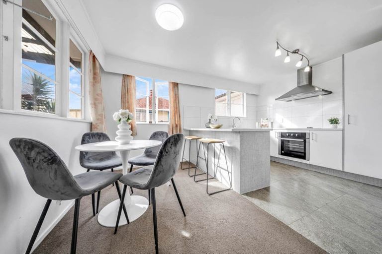 Photo of property in 1/15 Kent Road, Manurewa, Auckland, 2102