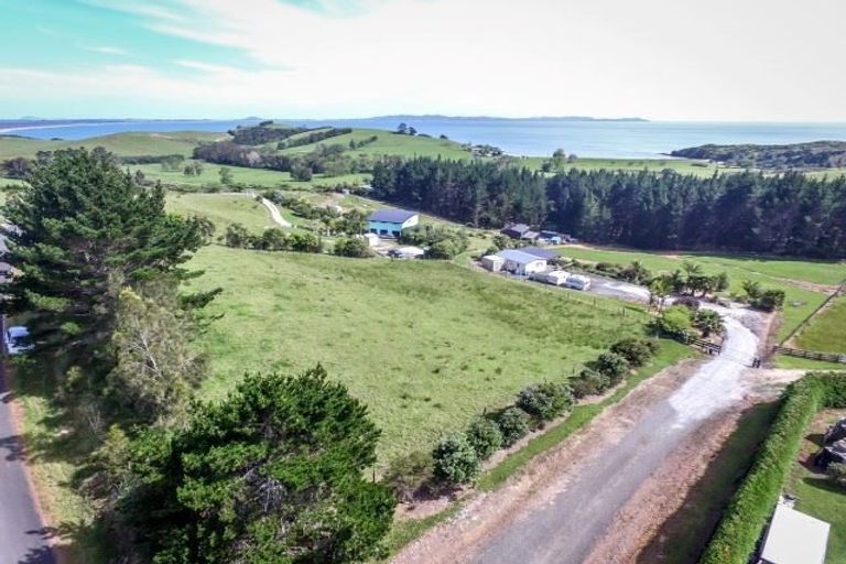 Photo of property in 36 Taipa View Road, Taipa, 0483