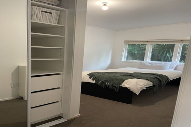 Photo of property in 57 Laingholm Drive, Laingholm, Auckland, 0604