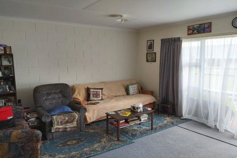 Photo of property in 36 Cumberland Street, Merrilands, New Plymouth, 4312