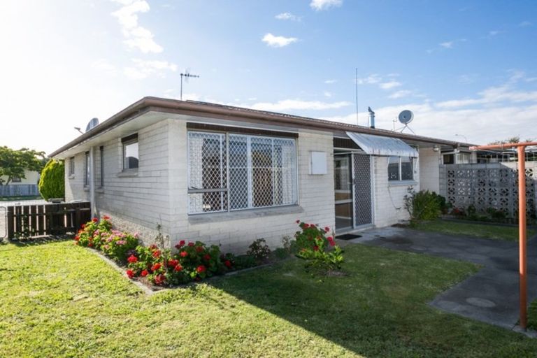 Photo of property in 2/93 Riverbend Road, Onekawa, Napier, 4110
