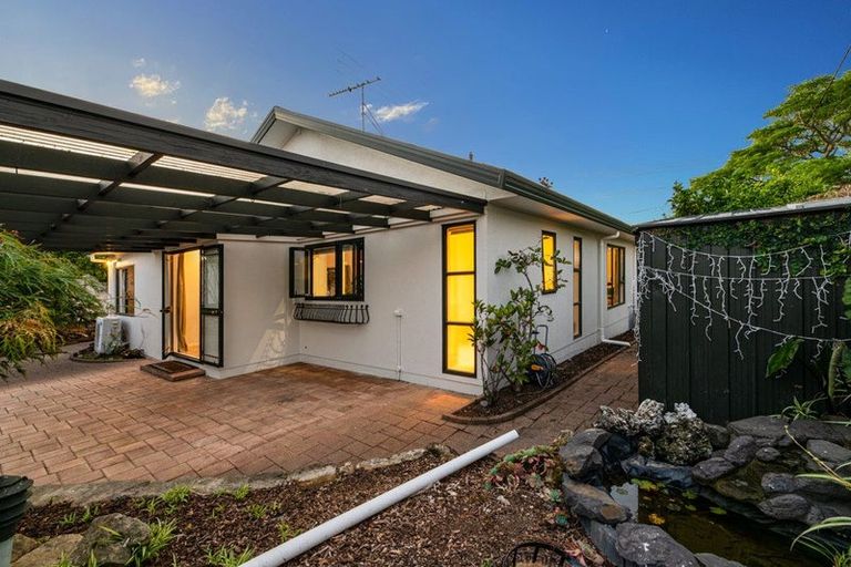 Photo of property in 321 Hobsonville Road, Hobsonville, Auckland, 0618