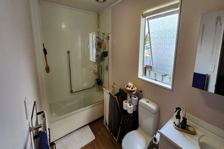 Photo of property in 1/117 Seaview Road, Westown, New Plymouth, 4310