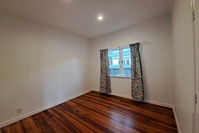 Photo of property in 1/113 Shakespeare Road, Milford, Auckland, 0620