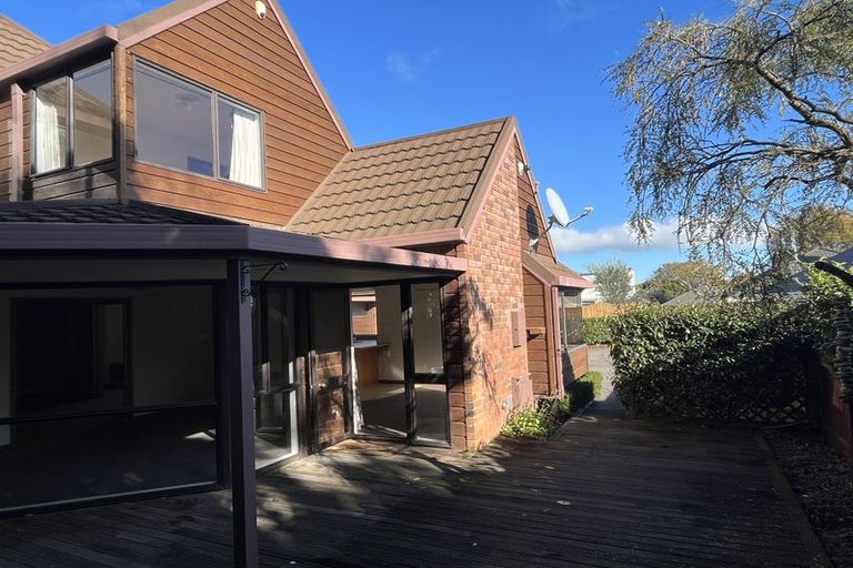 Photo of property in 9a Phoenix Avenue, Hokowhitu, Palmerston North, 4410