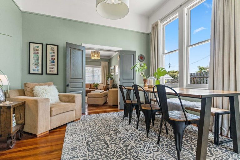 Photo of property in 2 Seddon Street, Carterton, 5713