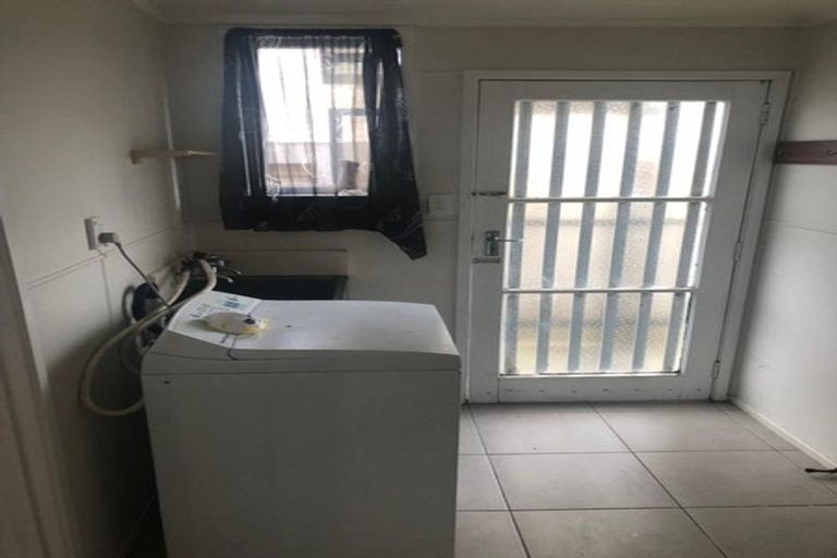 Photo of property in 16 Tironui Station Road East, Papakura, 2112