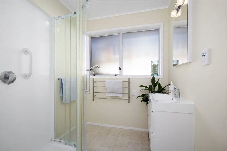 Photo of property in 2a Lynley Terrace, Pukekohe, 2120