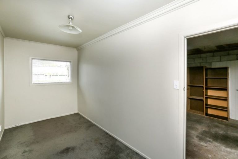 Photo of property in 27 Rospeath Crescent, Spotswood, New Plymouth, 4310