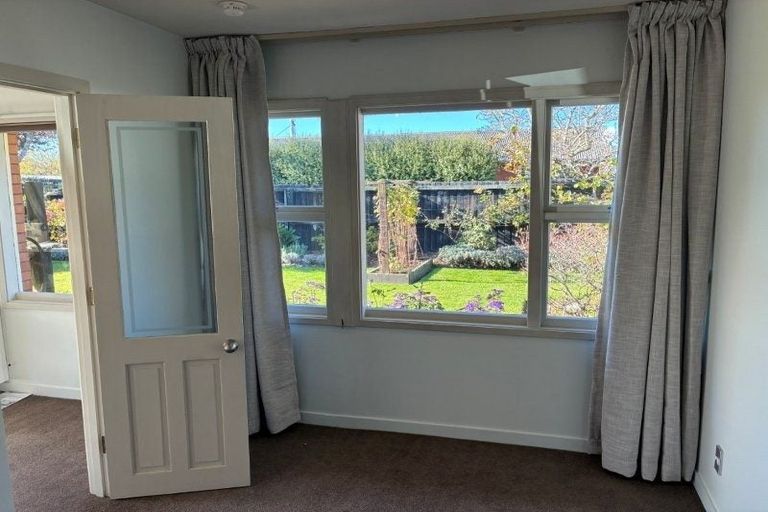 Photo of property in 2/7 Camberwell Place, Avonhead, Christchurch, 8042
