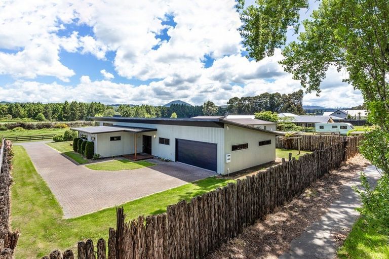 Photo of property in 108 Kinloch Road, Kinloch, Taupo, 3377