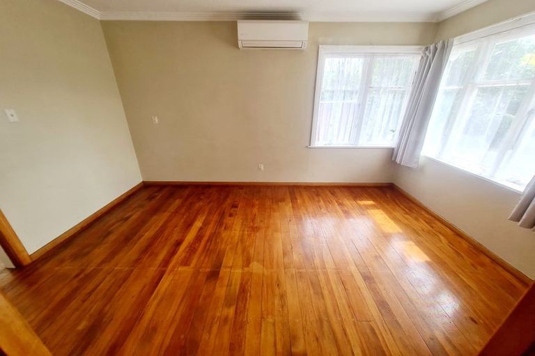 Photo of property in 2a Sutherland Avenue, Silverstream, Upper Hutt, 5019