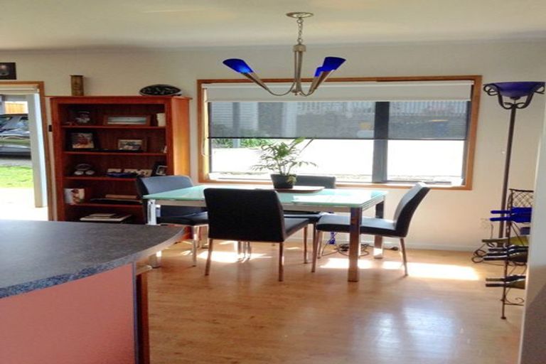 Photo of property in 2/274 Rangatira Road, Beach Haven, Auckland, 0626