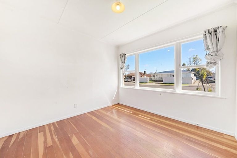 Photo of property in 2 Belgrave Place, Papakura, 2110