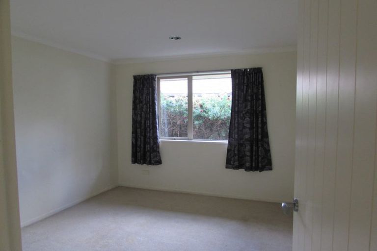 Photo of property in 60 South Kensington Way, Henderson, Auckland, 0612