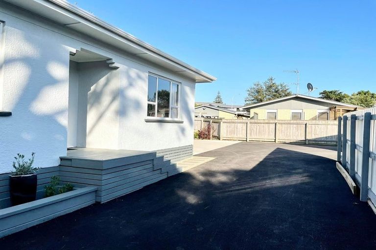 Photo of property in 18 Camellia Avenue, Bell Block, New Plymouth, 4312