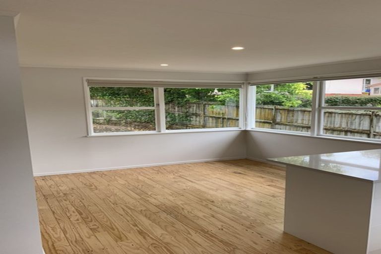 Photo of property in 20 Beeche Place, Birkdale, Auckland, 0626