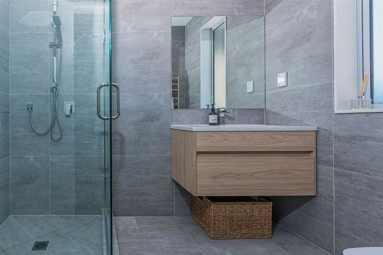 Photo of property in 5 Ropere Street, Kumeu, 0810