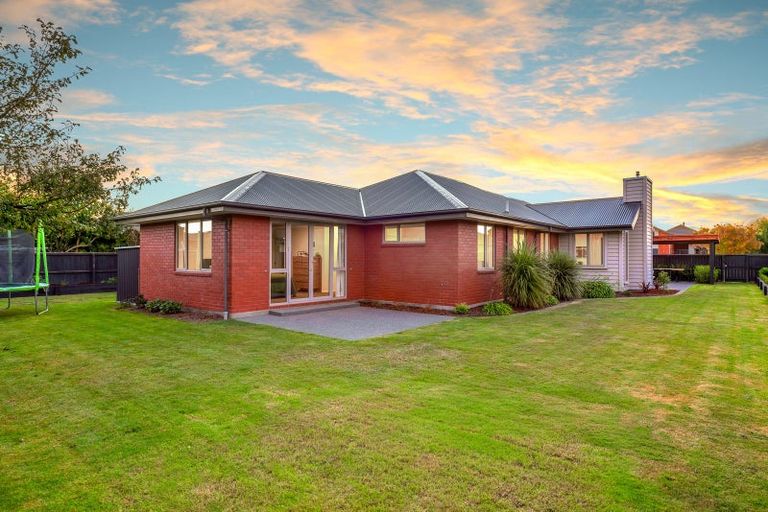 Photo of property in 15 Melville Crescent, Rolleston, 7614