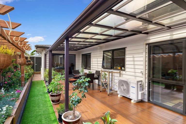 Photo of property in 6 Grandifolia Road, Takanini, 2110