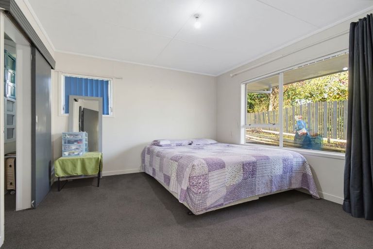 Photo of property in 16 Dingadee Street, Welcome Bay, Tauranga, 3112