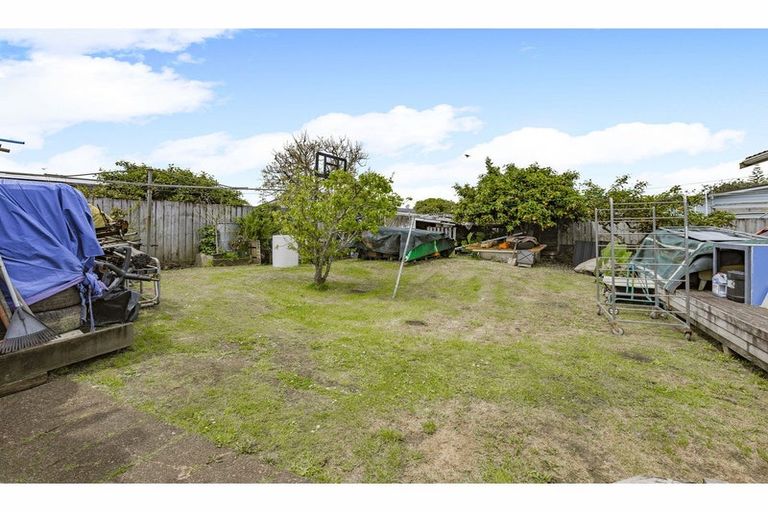 Photo of property in 27 Gainsborough Street, Manurewa, Auckland, 2102