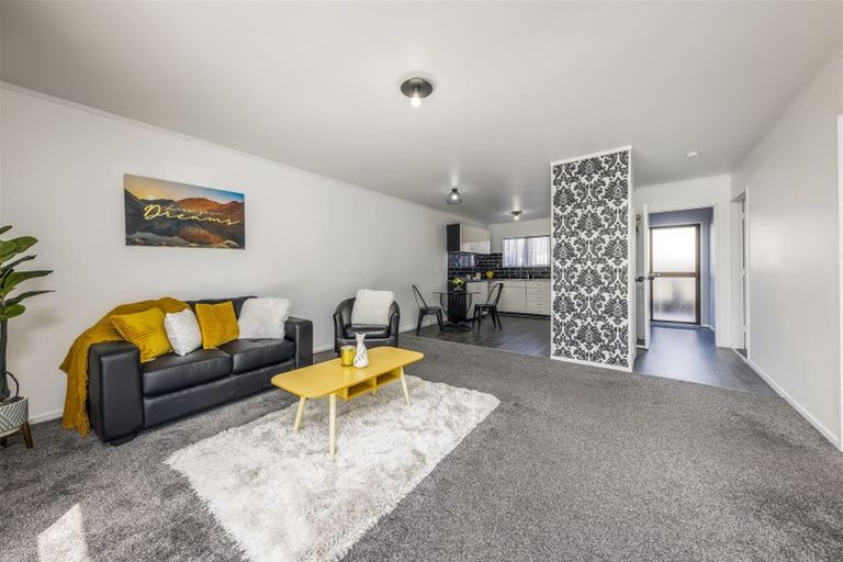 Photo of property in 2/10 Coxhead Road, Manurewa, Auckland, 2102