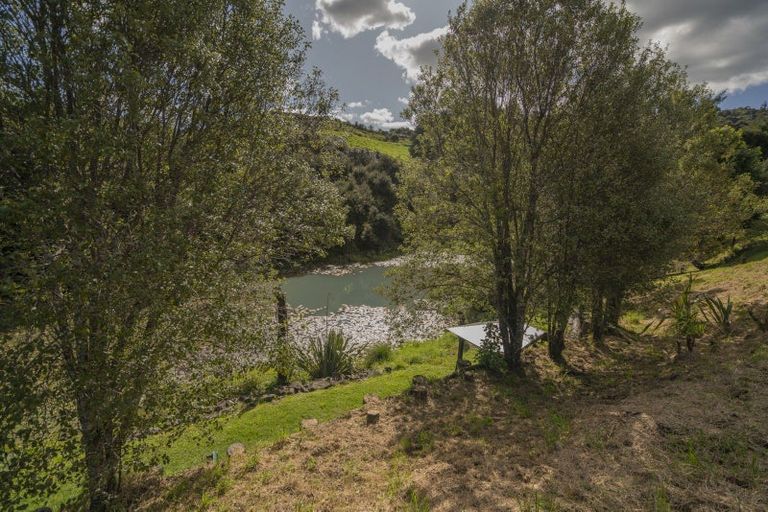 Photo of property in 14 Ohuka Place, Whitianga, 3510