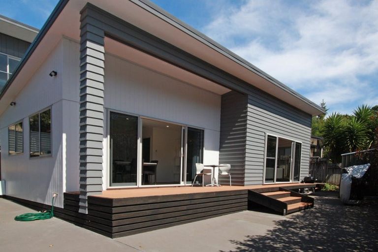 Photo of property in 5 Waterloo Place, Westown, New Plymouth, 4310