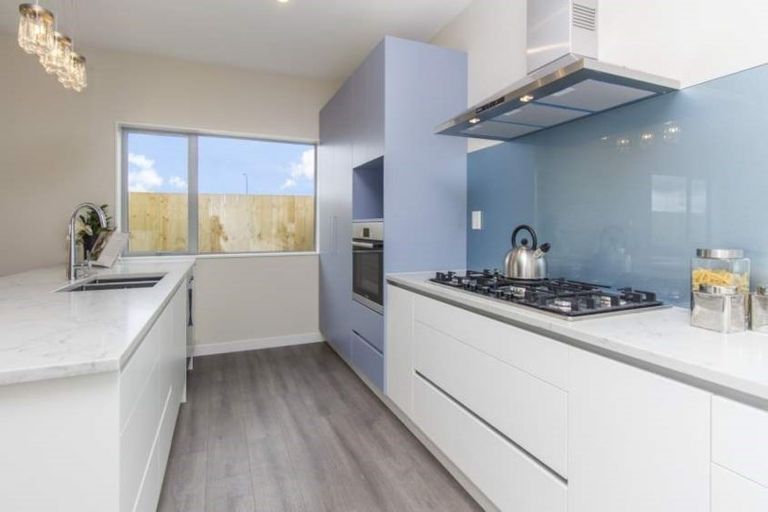 Photo of property in 11 Regis Park Drive, Pukekohe, 2120