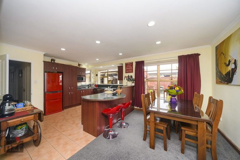 Photo of property in 54 John F Kennedy Drive, Milson, Palmerston North, 4414